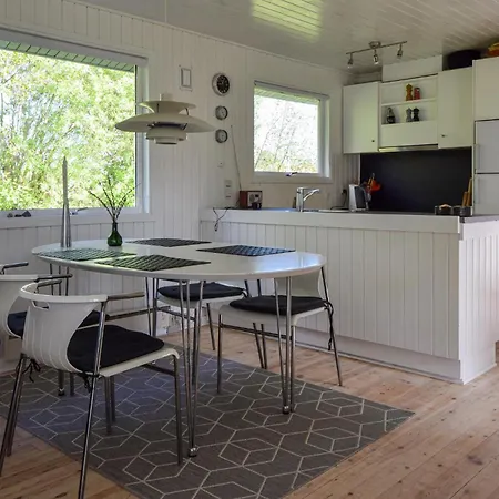 2 Bedroom Beautiful In Hemmet