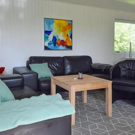 2 Bedroom Beautiful In בית נופש