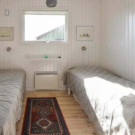 2 Bedroom Beautiful In * Hemmet