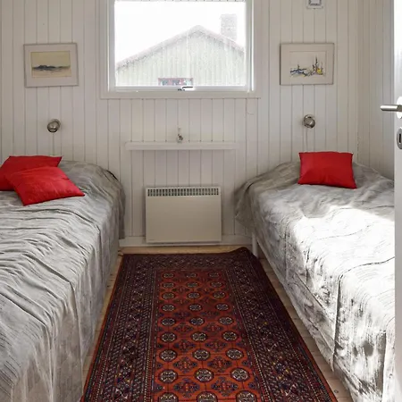 2 Bedroom Beautiful In 펜션