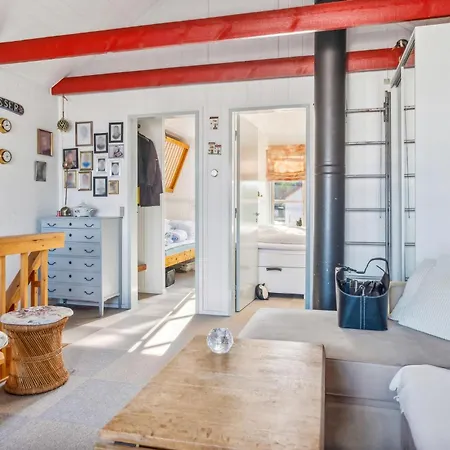 Holiday home 2 Bedroom Beautiful In Ebeltoft