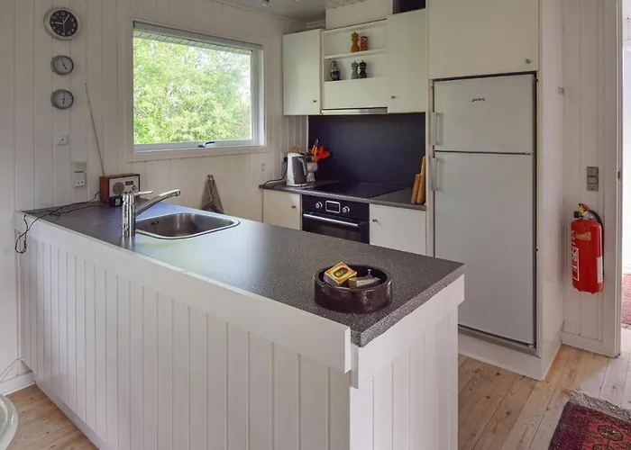 2 Bedroom Beautiful In * Hemmet