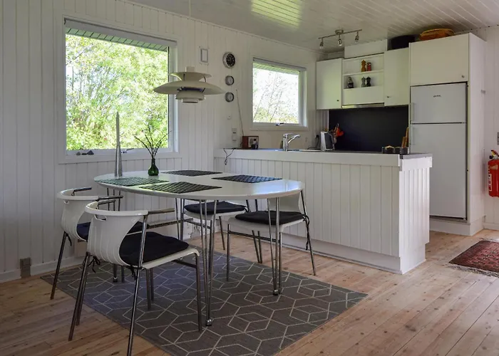 2 Bedroom Beautiful In Hemmet