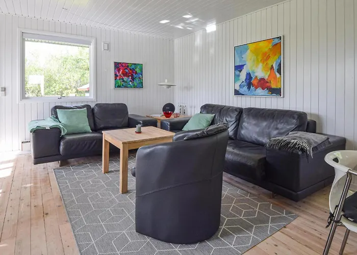 2 Bedroom Beautiful In *